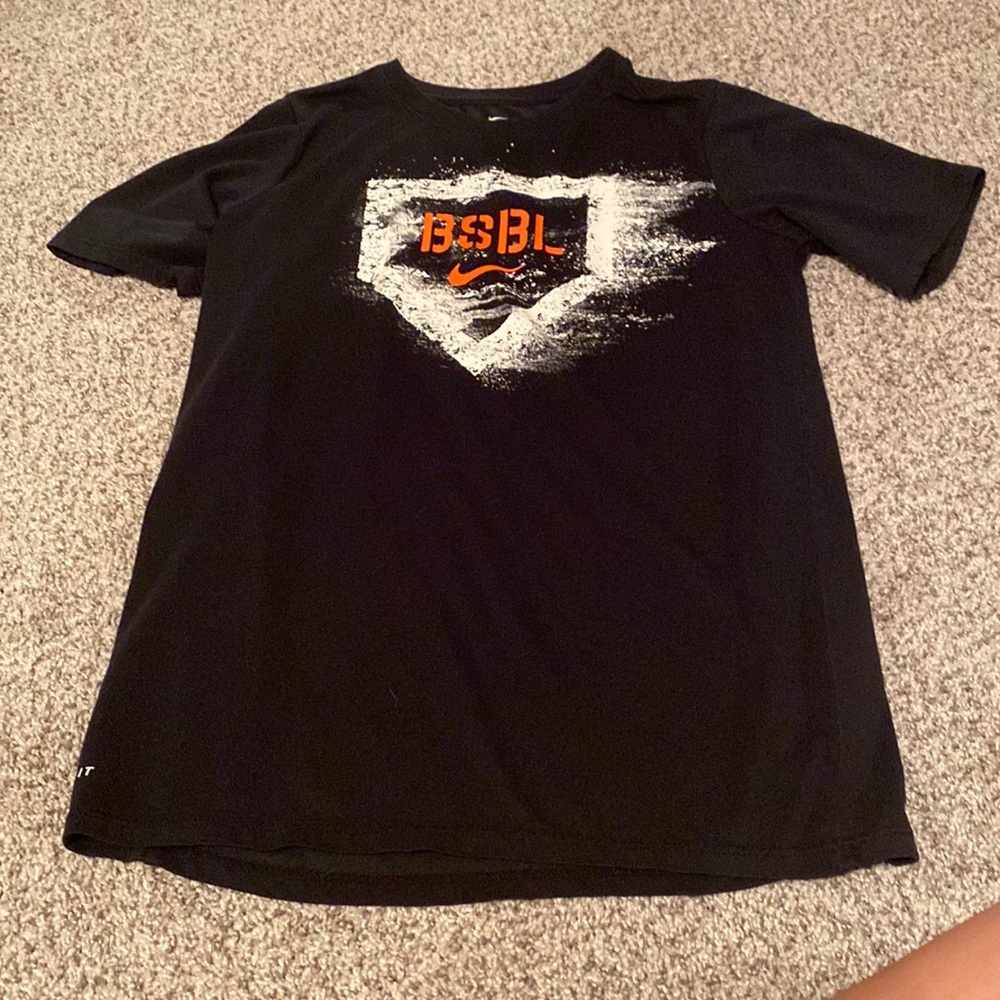boys nike tshirt